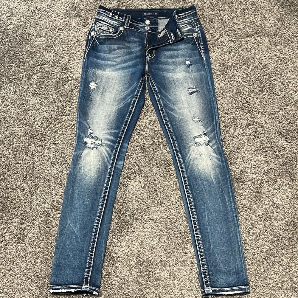 Womens skinny Stretch Miss Me jeans, size 29.